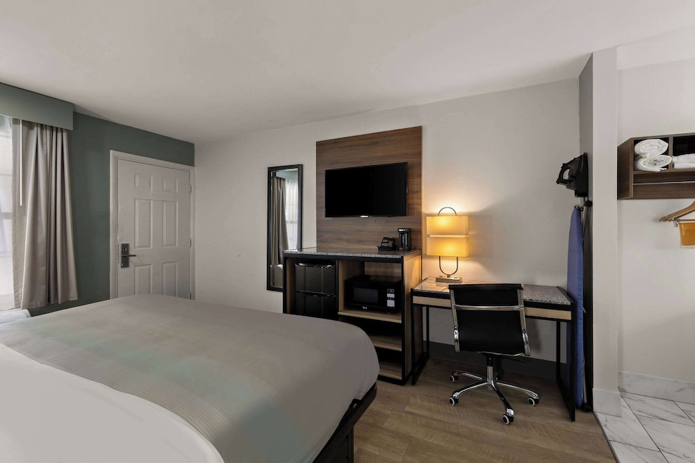 Deer Acres Inn - photo 19