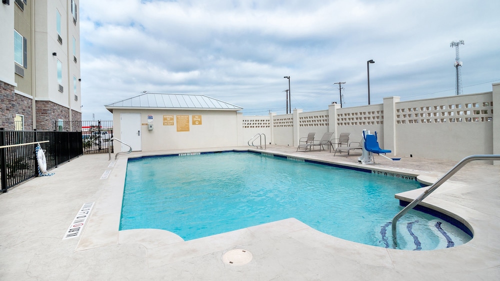 Candlewood Suites Waco by IHG - photo 31