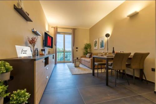 Modern & Bright 2 bedroom Flat 50m from M4 Stop — 4-Star Luxury Hotel in Milan, Italy