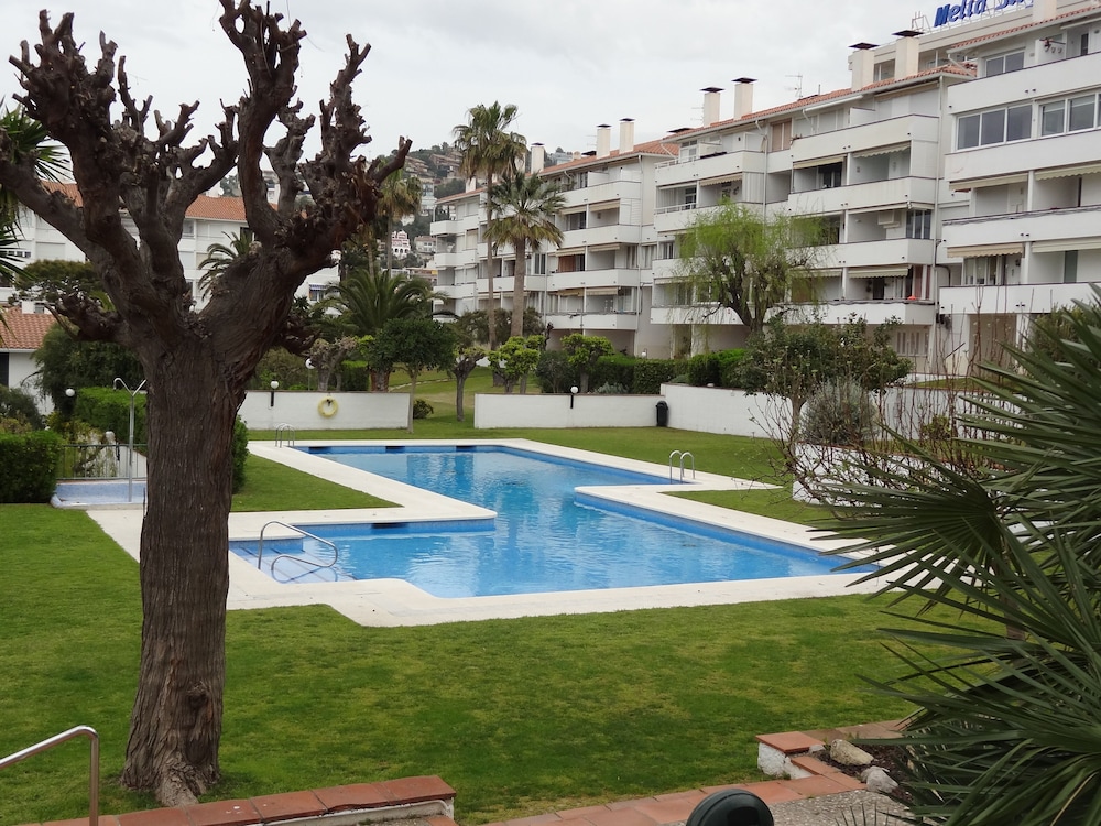 Ground Floor Sea View — 4-Star Luxury Hotel in Sitges, Spain