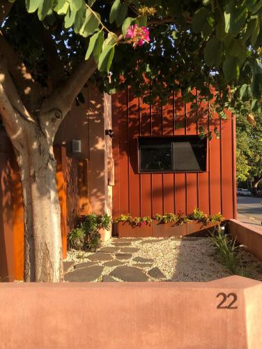Mintie - carbon neutral hotel in Rose Park