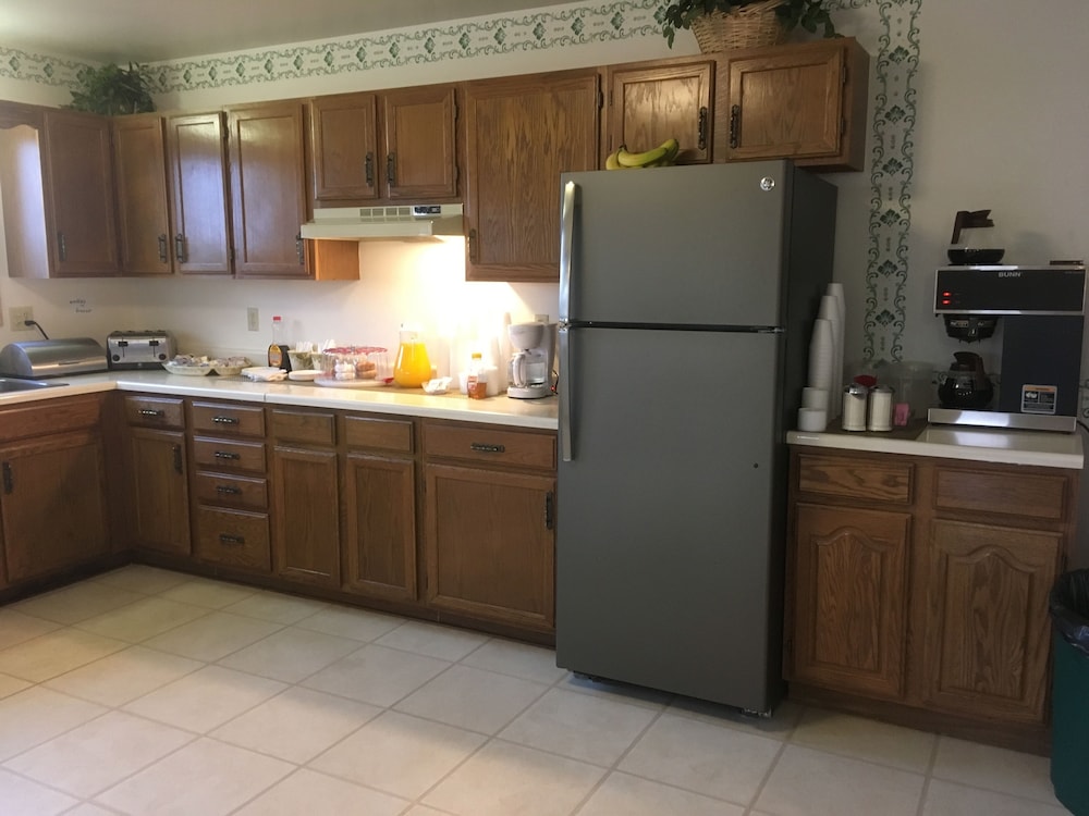 Value Host Motor Inn - photo 19