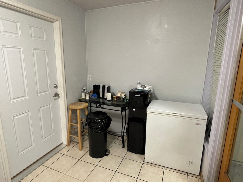 Motel Oasis - photo 2