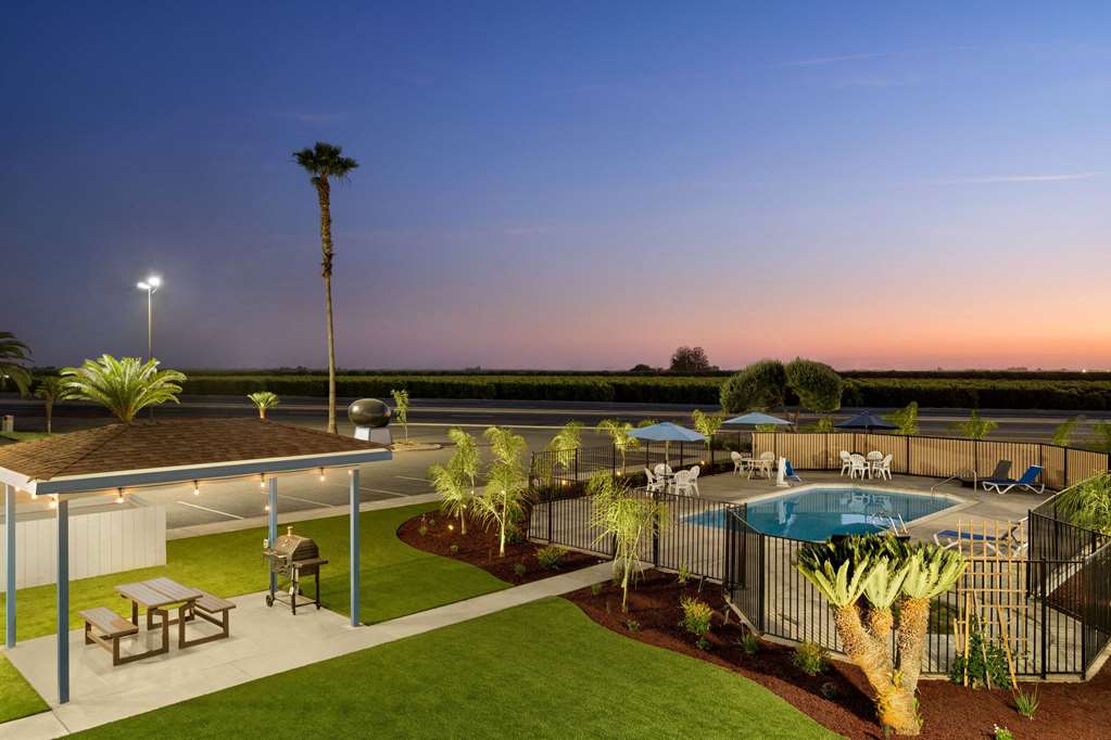 Super 8 by Wyndham Lindsay Olive Tree - photo 12