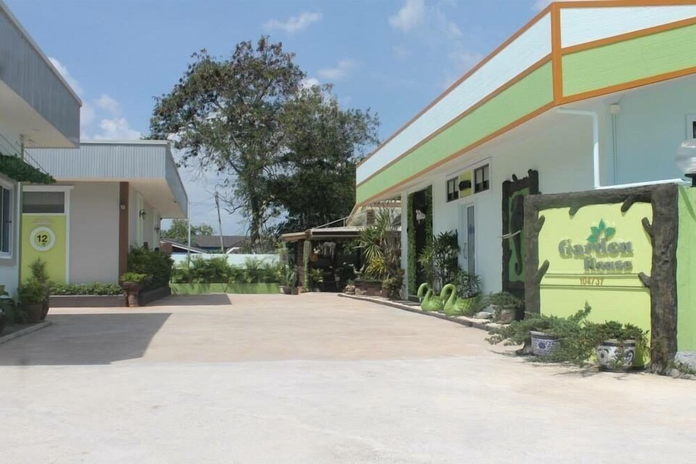 Garden House Resort in Surat Thani, Thailand