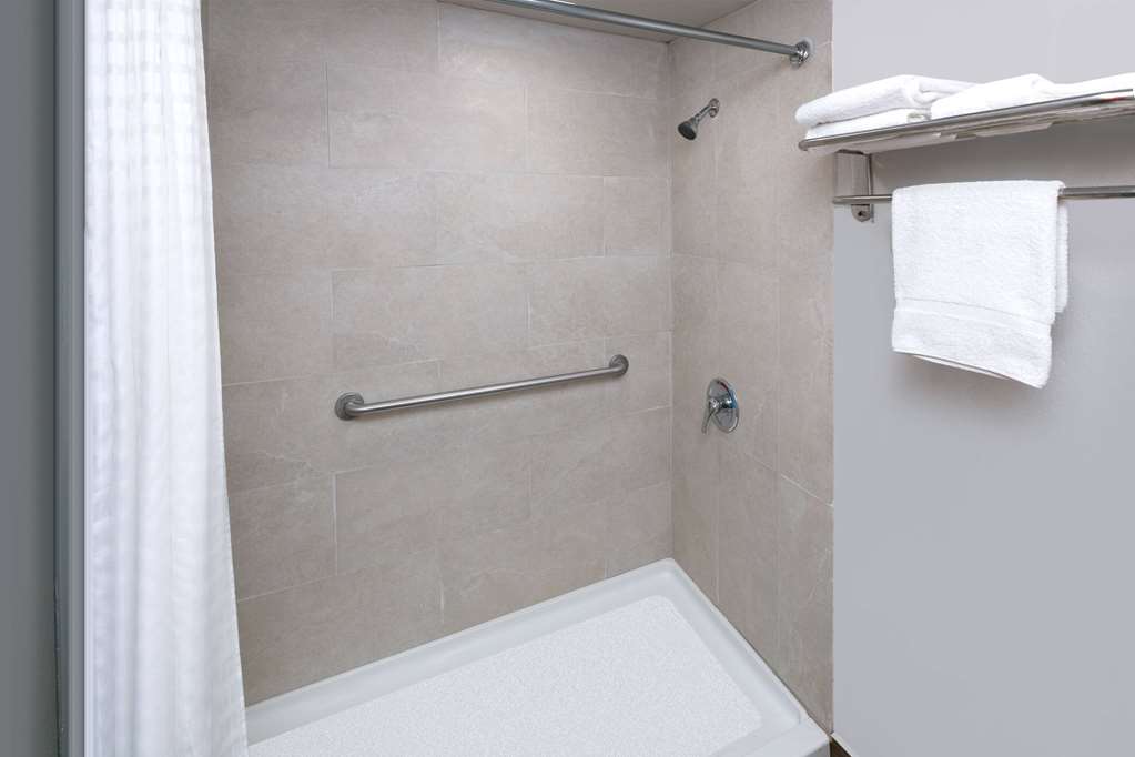Days Inn by Wyndham South Fort Worth - photo 24