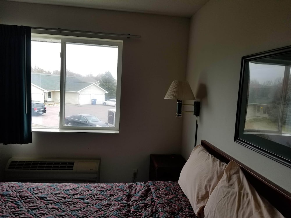 Bilmar Inn & Suites Dell Rapids Near Sioux Falls - photo 77