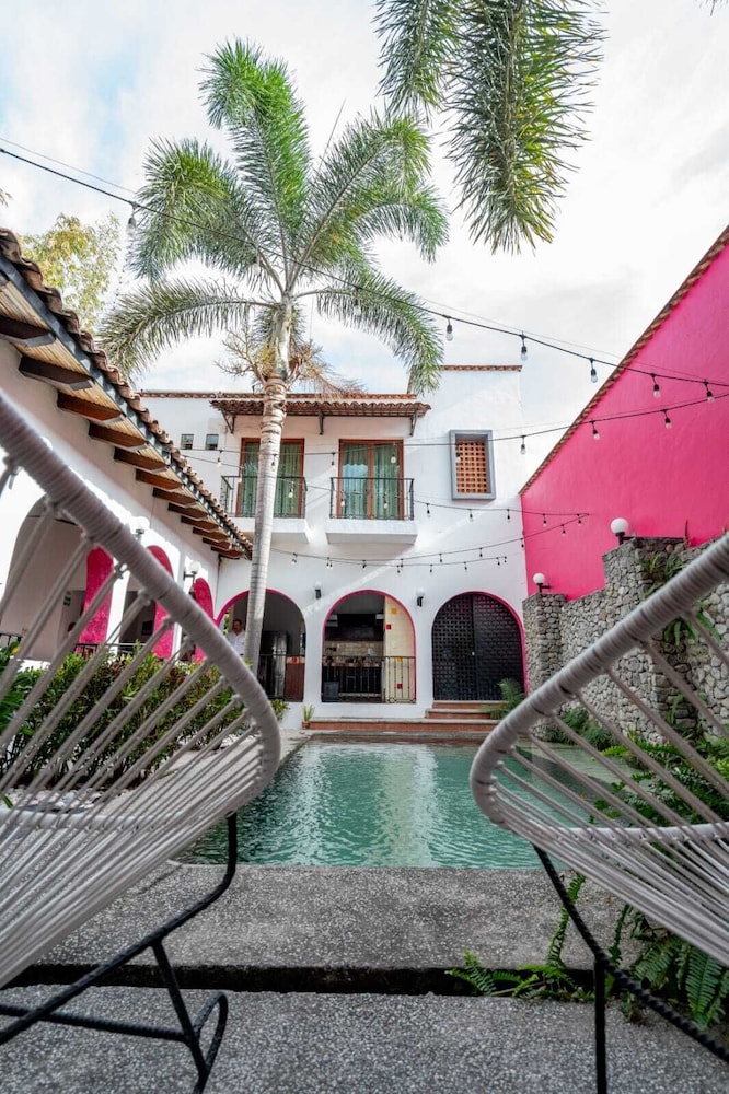 Los Suspiros Hotel Boutique Spa — Comala