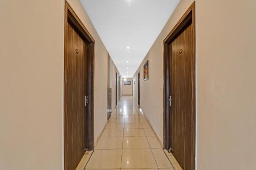 Collection O by OYO Shivashakti Grand Near Chaudhary Charan Singh International Airport in Lucknow, India