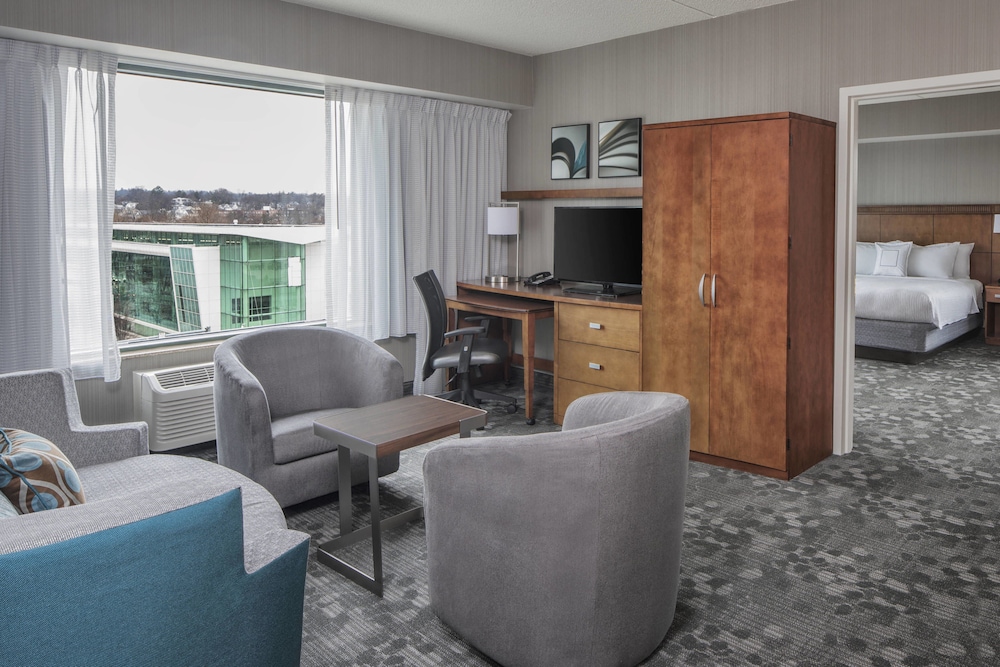 Courtyard by Marriott Stamford Downtown - photo 4