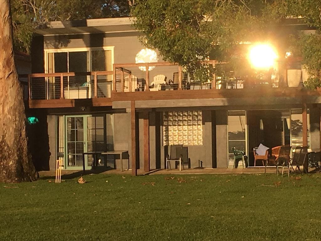 Starfish Cottage — 4-Star Luxury Hotel in None, Australia