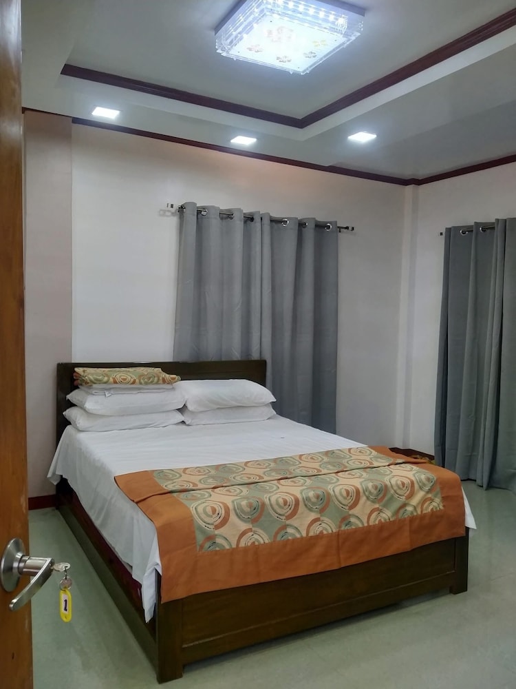 Lalies Inn — hotel in Batuan