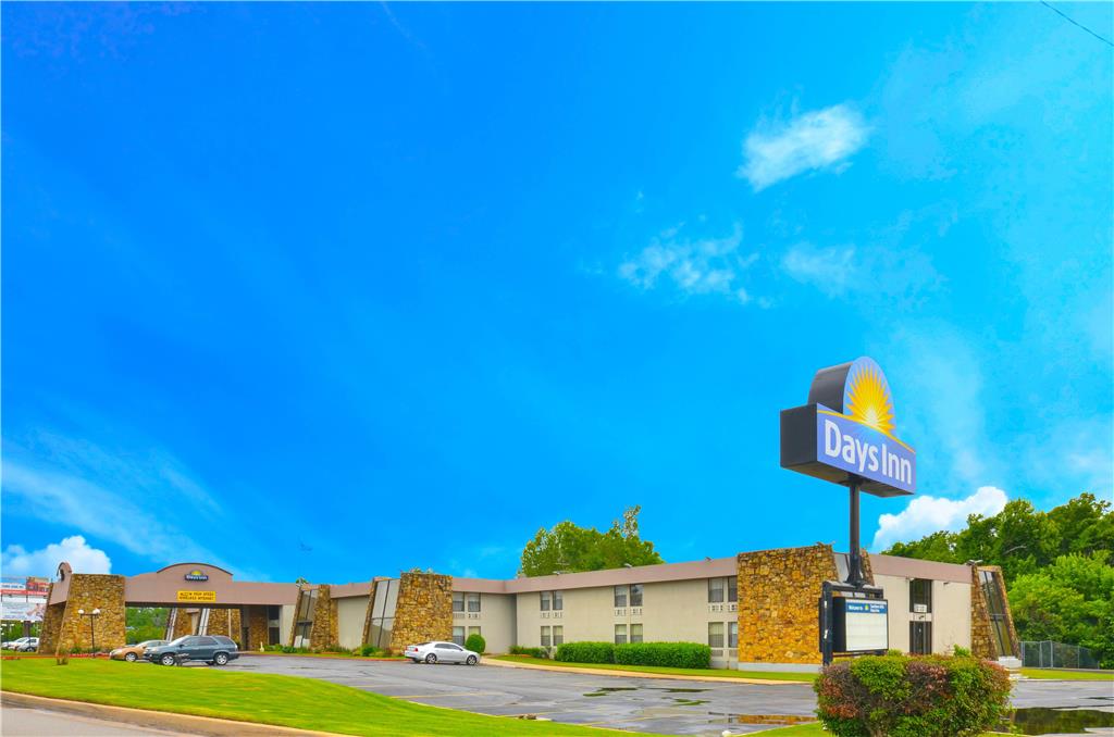 Days Inn by Wyndham Southern Hills ORU - photo 3