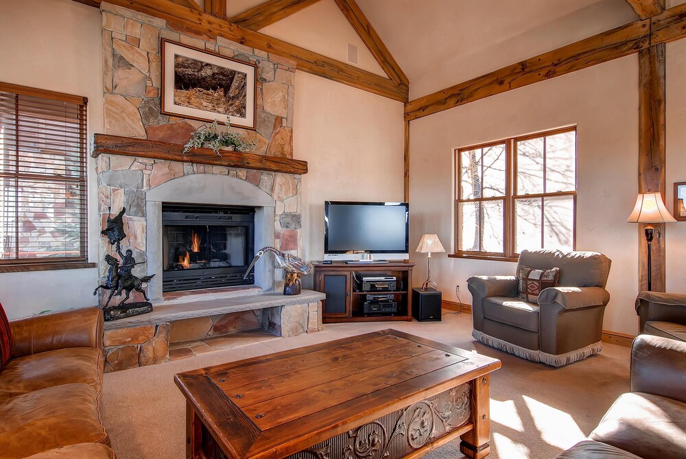 King Road 220 in Bridgeport, United States