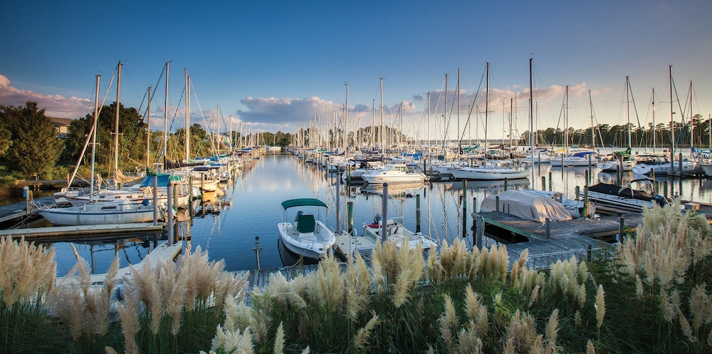 Windjammer Villas I — 4-Star Luxury Hotel in New Bern, United States