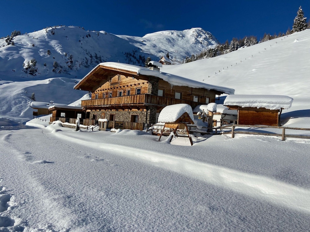 Alpine Pasture In The Zillertal Mountains — Zellberg