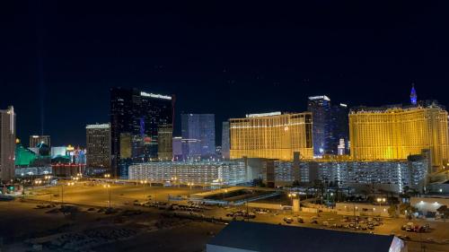 Condo at Platinum Hotel Strip View — 4-Star Luxury Hotel in Las Vegas, United States