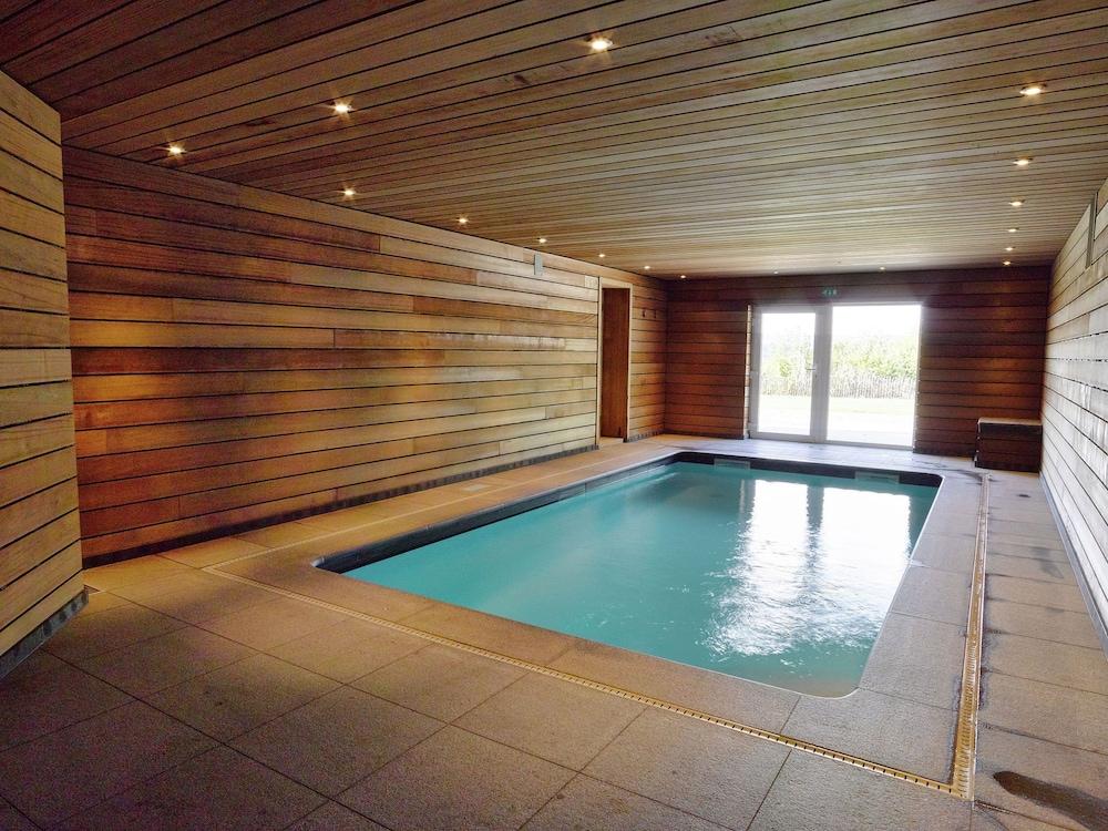Comfortable Chalet With Indoor Pool Hammam and Sauna Near Stoumont — 4-Star Luxury Hotel in Stoumont, Belgium