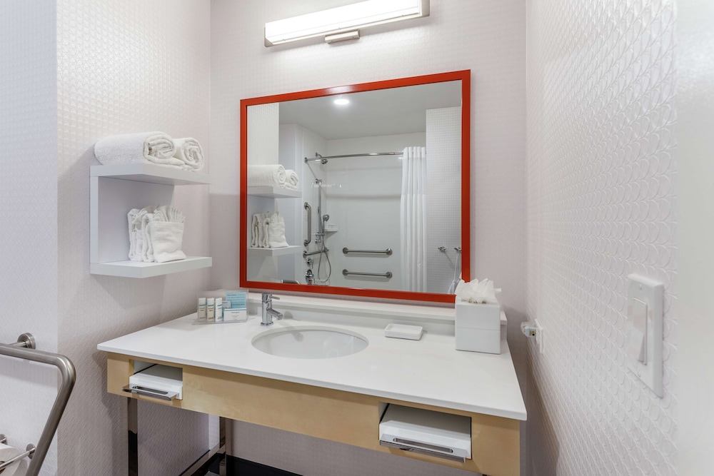 Hampton Inn Oakland Downtown City Center - photo 19