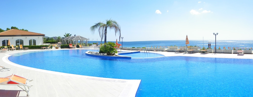 Estella Club & Beauty — hotel in Montepaone Lido