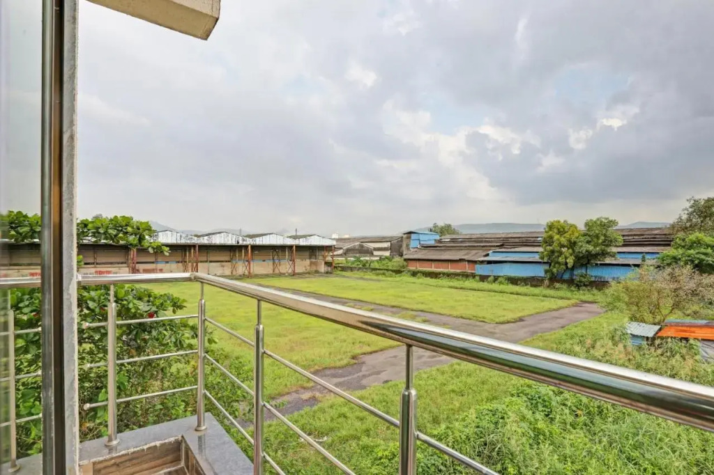 OYO 700169 Om Sai Ram Residency