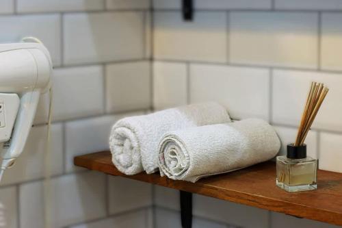 Chic Abanotubani Apt By Wehost