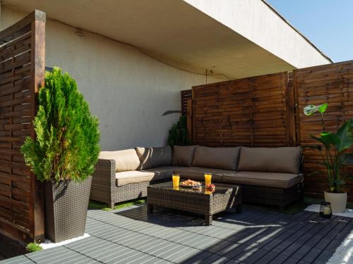 Sunset Rooftop Apartment Near Baba Novac — 4-Star Luxury Hotel in Bucharest, Romania