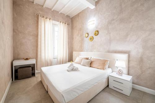 5 Minuti Duomo Tripla Suite Luxury — 4-Star Luxury Hotel in Florence, Italy