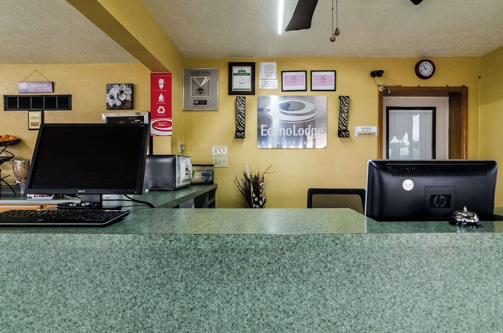 Econo Lodge Winfield — Winfield — photo 2