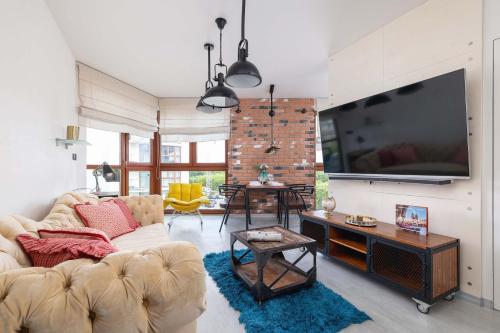 Żabiniec Stylish Apartment in Cracow with Balcony by Noclegi Renters — 4-Star Luxury Hotel in Krakow, Poland