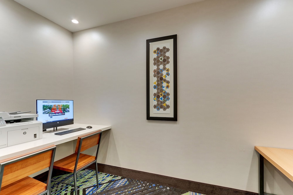 Holiday Inn Express & Suites Saugerties Hudson Valley by IHG - photo 36