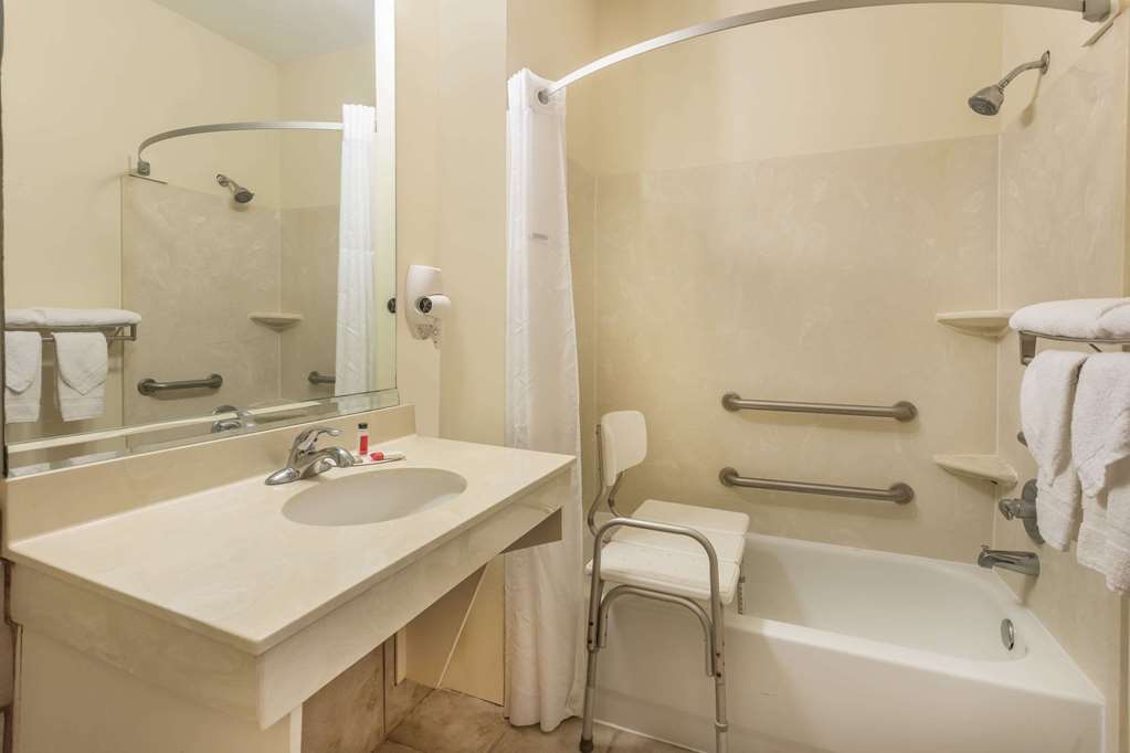 Super 8 by Wyndham Duson Lafayette West Area - photo 9