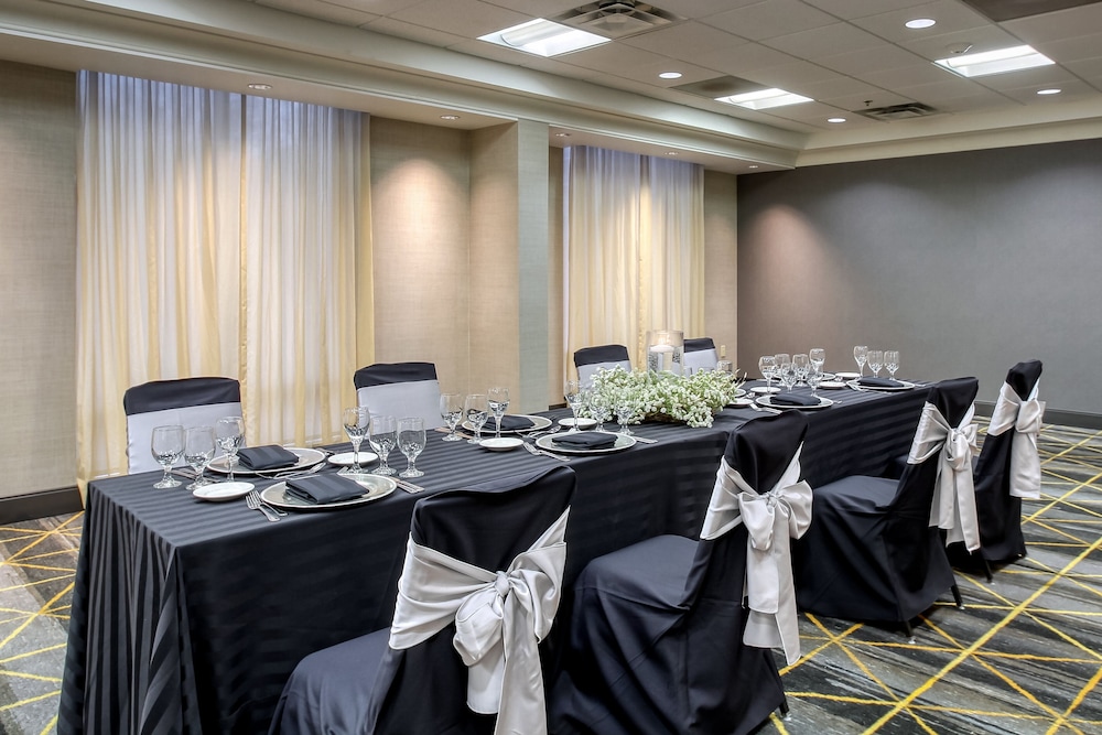 Holiday Inn Hotel & Suites Atlanta Airport North by IHG - photo 63