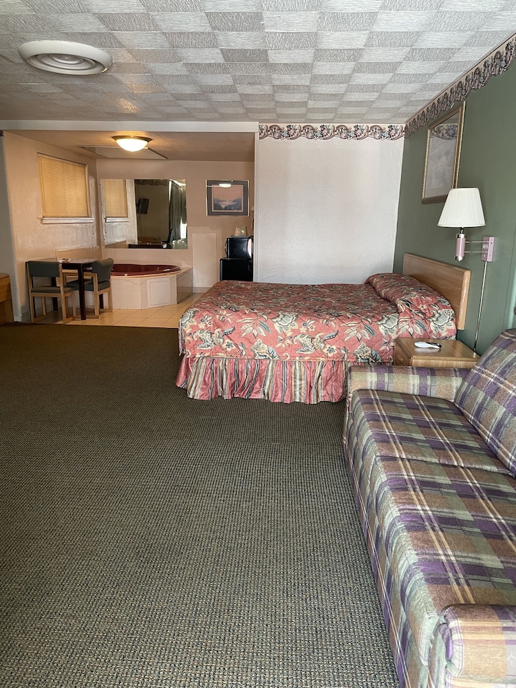 American Motor Inn - photo 18