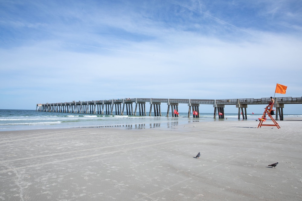SpringHill Suites by Marriott Jacksonville Beach Oceanfront - photo 76