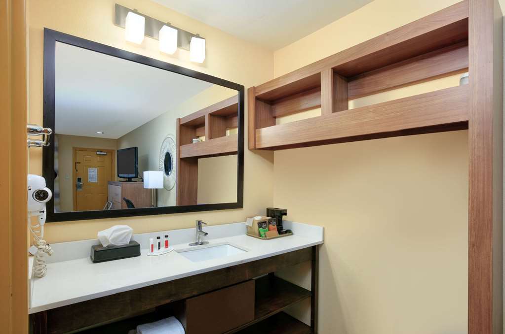 Days Inn by Wyndham Batesville - photo 24