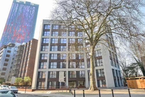 Ultra Modern Room - carbon neutral hotel in Croydon