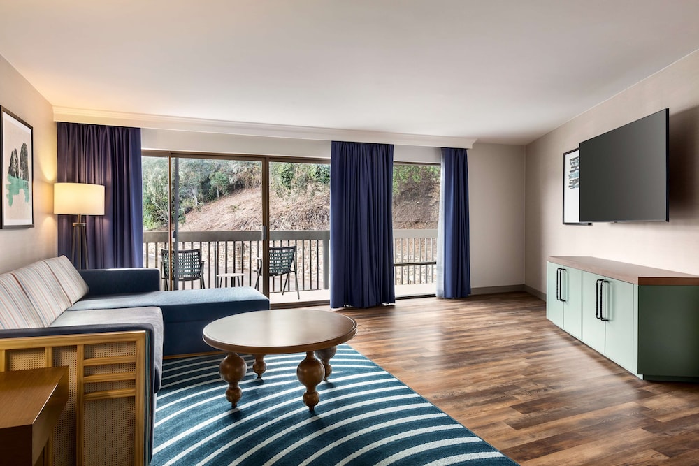 Hilton Garden Inn Monterey - photo 40