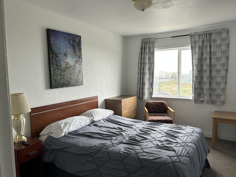 Newport Bay Motel - photo 4