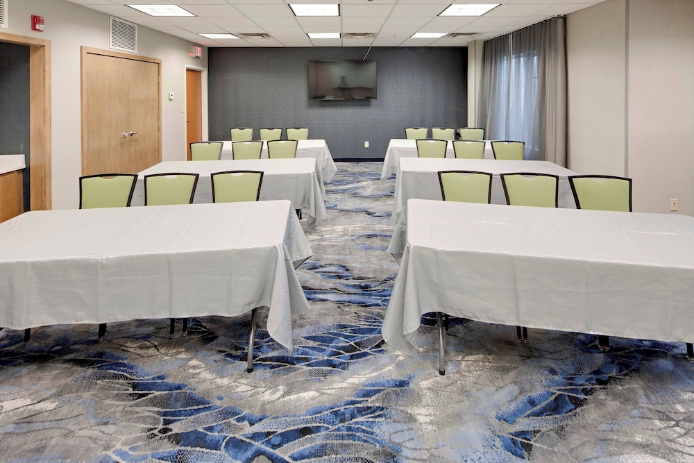 Fairfield Inn and Suites by Marriott Youngstown Austintown - photo 22