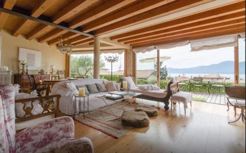 Casa Antichità — 4-Star Luxury Hotel in Torri Del Benaco, Italy