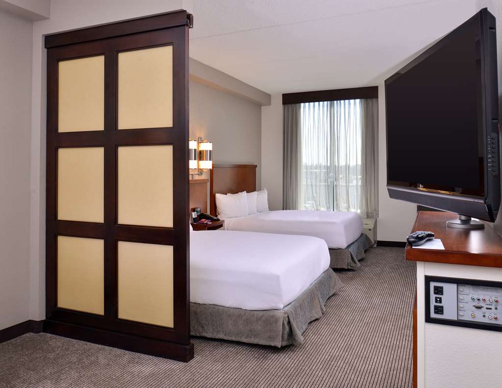 Hyatt Place Garden City - photo 8