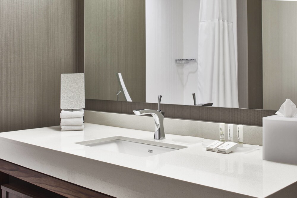 Courtyard by Marriott Minneapolis West - photo 13