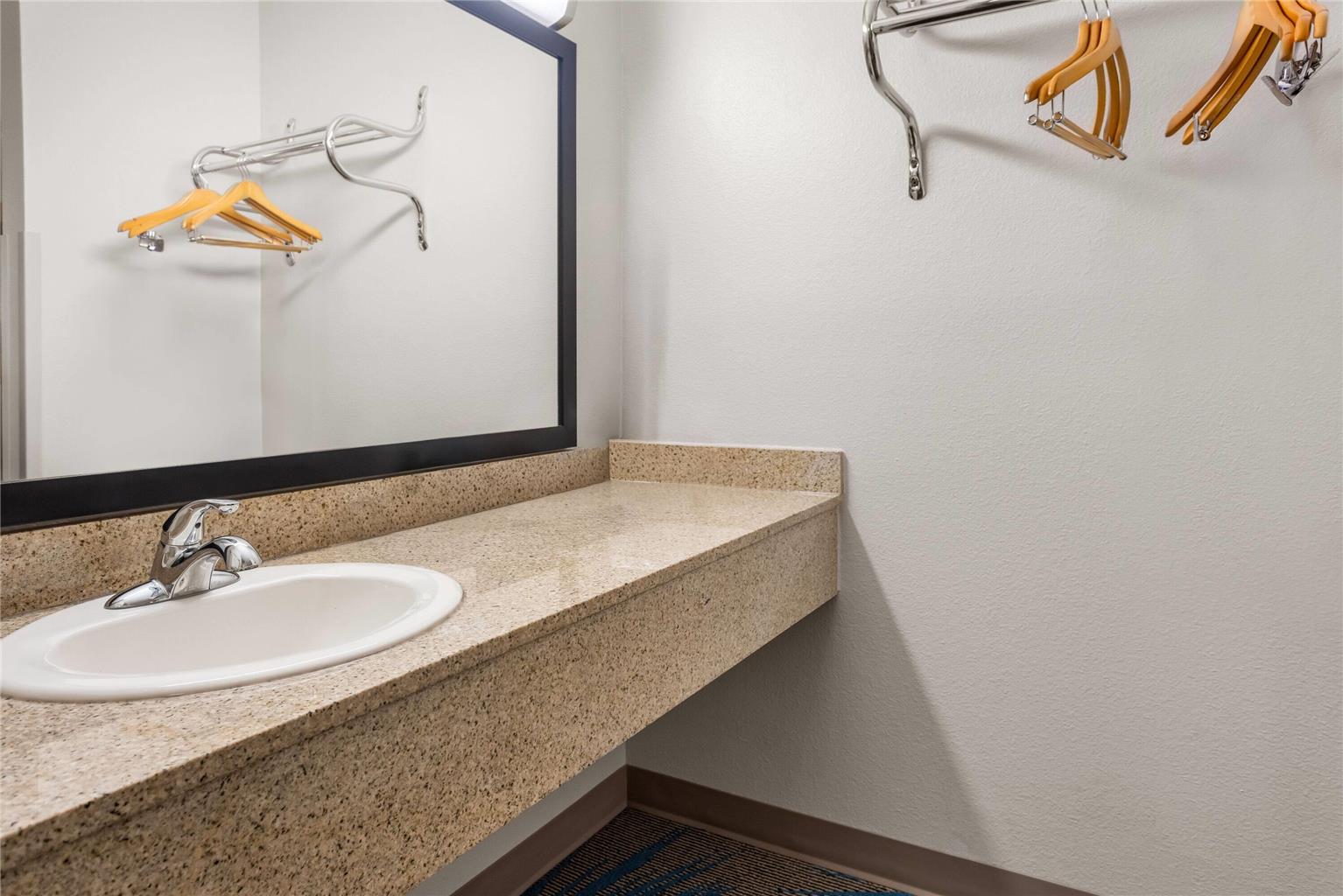 Days Inn by Wyndham Adel I 75 - photo 21