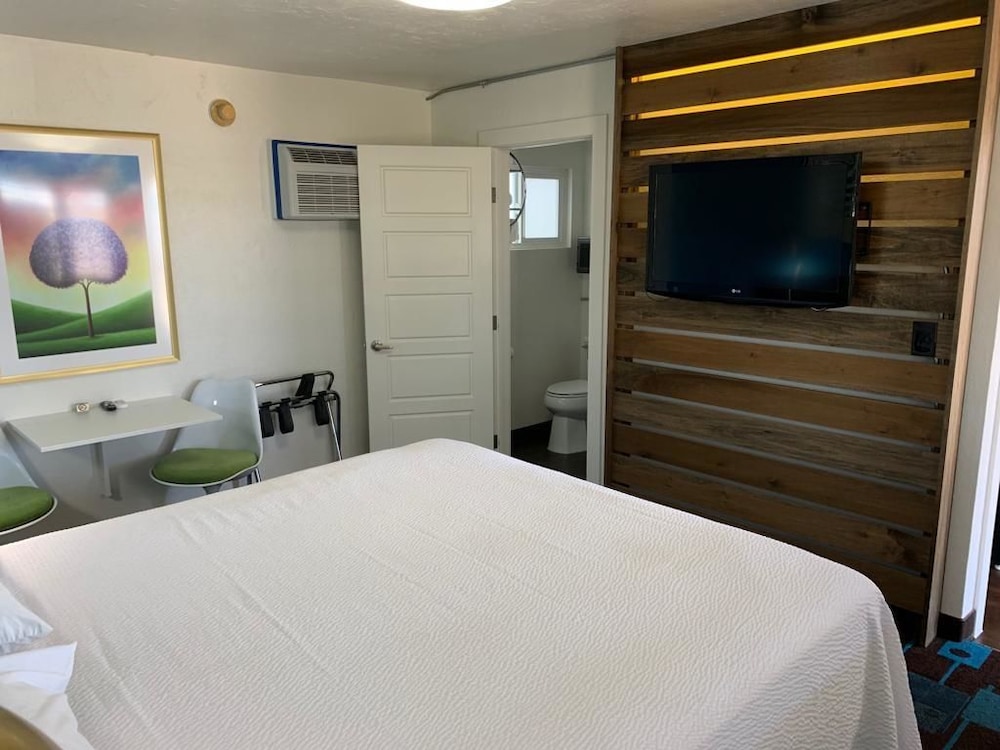 The Sands Motel - photo 4