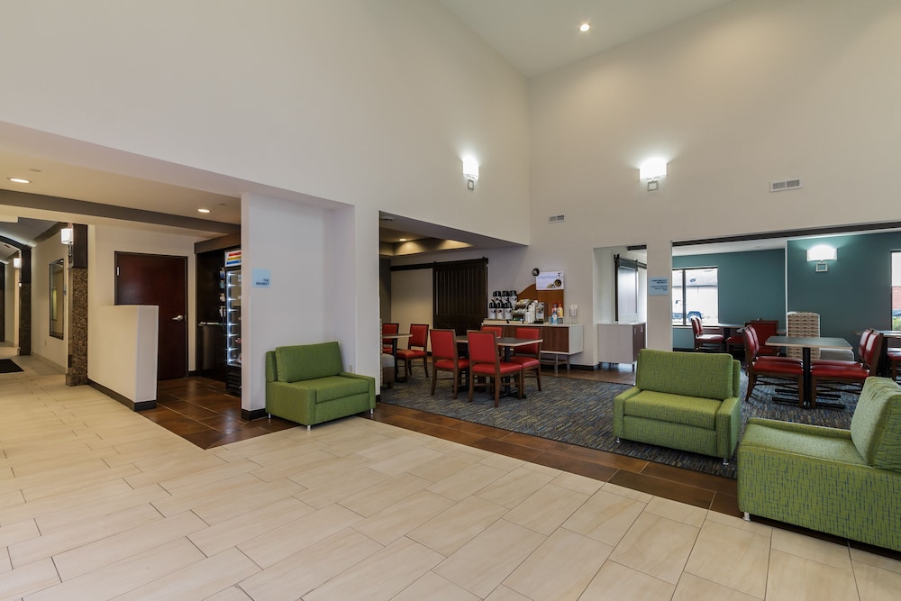 Holiday Inn Express Hotel & Suites South Bend by IHG - photo 87