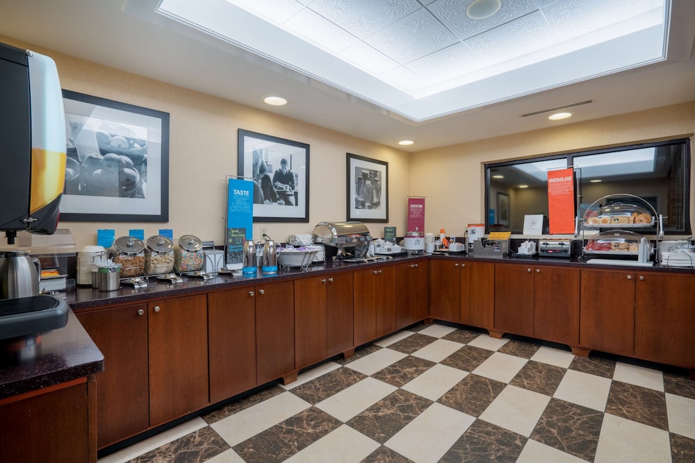 Hampton Inn Frostburg - photo 20