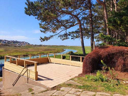 Les Ondines Vue Riviere Et Mer — hotel in Sainte-Marguerite