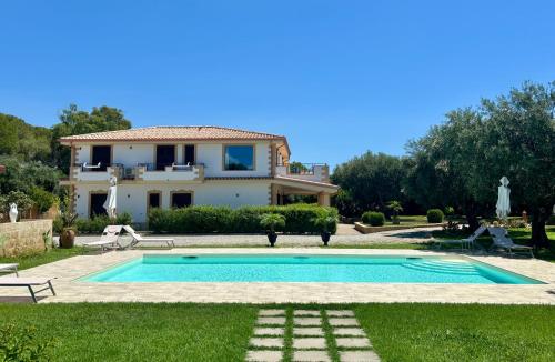 Relais Ruggiero — 4-Star Luxury Hotel in Le Castella, Italy