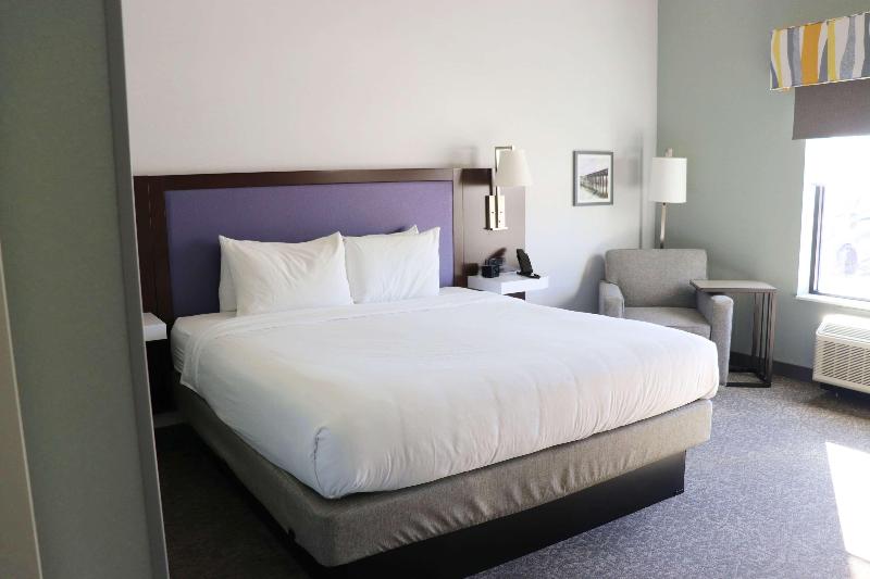 Hampton Inn McMinnville - photo 14
